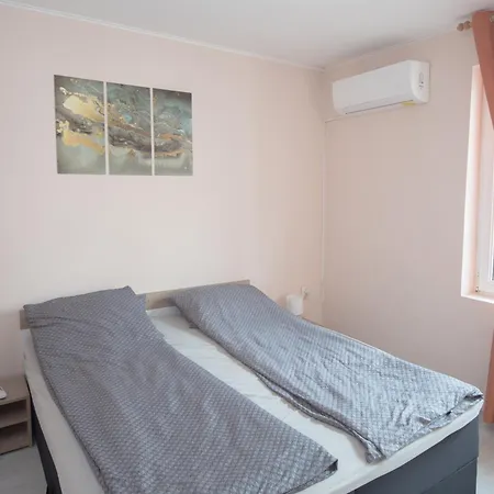 Apartment Aleksapart Burgas